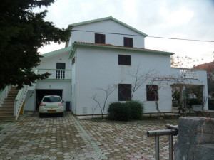 VRSI-MULO-kuća s apartmanima i velikom okućnicom