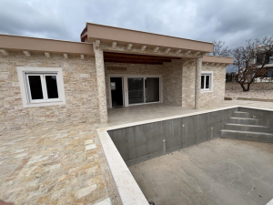 Vrsi, nova kuća s bazenom
