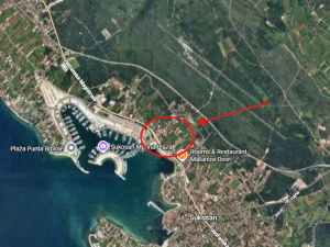 Suko&scaron;an, 2500 m2, prvi red uz more, idealno za investiciju