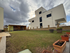 Diklo, vila s apartmanima blizu mora
