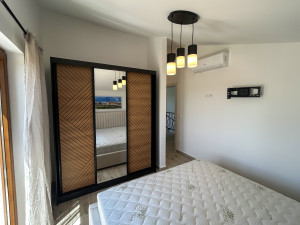 Moderna kuća s bazenom i prostranom okućnicom - Murvica, Zadar
