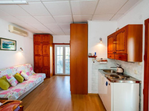 Preko, kuća sa apartmanima, pogled na more