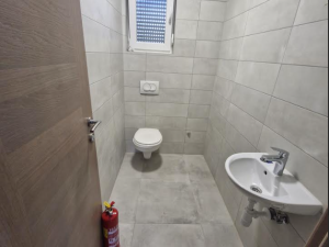 Bili Brig, dvosoban stan s krovnom terasom, pogled, odmah useljiv!!