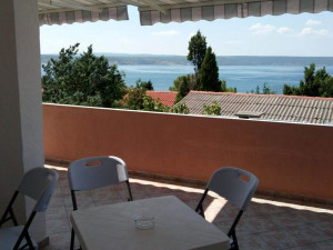 Maslenica, kuća sa velikim stanom i pet apartmana, blizina mora!!