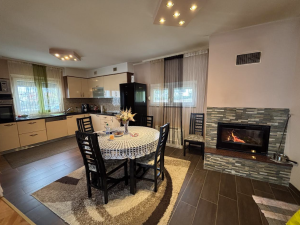 Diklo, vila s apartmanima blizu mora