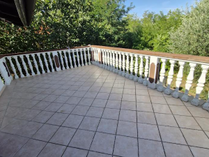 Ninske Vodice,-dvojna kuća sa dva stana, bizina mora