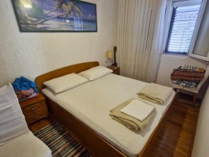 Ninske Vodice,-dvojna kuća sa dva stana, bizina mora