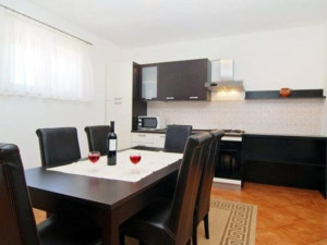 VIR-kuća sa 4 apartmana 