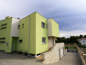 Diklo, vila s apartmanima blizu mora