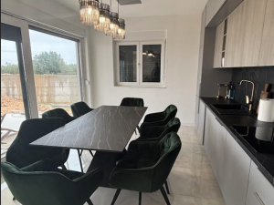 &Scaron;kabrnja -Prkos -atraktivna villa s bazenom 