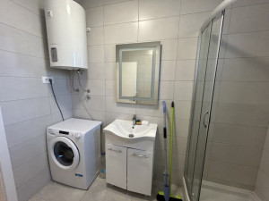 Dvosoban stan s vrtom, Privlaka - novogradnja, blizina mora