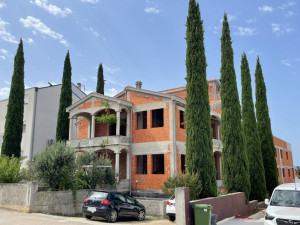 Zadar-Diklo kuća sa 6 stambenih jedinica 