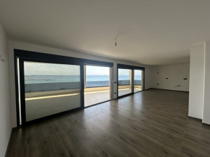 Penthouse s pogledom, Vir - prvi red do mora!