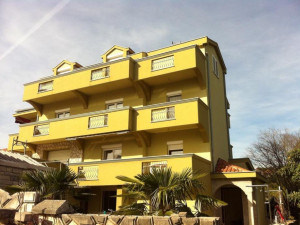 Zadar-Mocire-Villa sa 6 apartmana 
