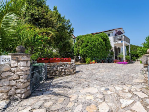 Preko, kuća sa apartmanima, pogled na more