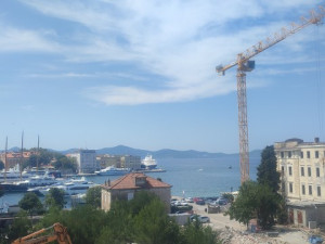 Maraska, komforan stan 91 m2 sa pogledom na more
