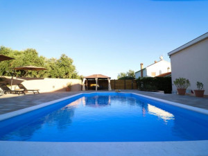 Kožino -Villa s apartmanima i bazenom 