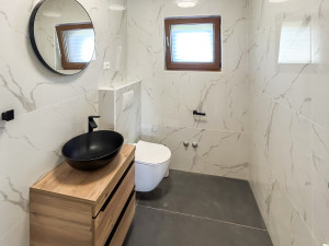 Moderna kuća s bazenom i prostranom okućnicom - Murvica, Zadar