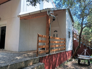 Silba, kuća sa velikom okućnicom