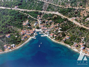 Mali Iž-građevinski teren 759 m2