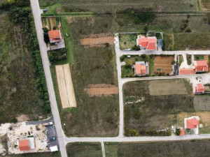 Građevinsko zemlji&scaron;te, Grbe, Nin