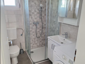Ražanac, dvosoban stan s vrtom, novogradnja