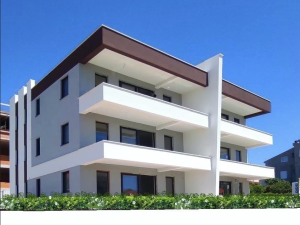 DIKLO, TROSOBAN PENTHOUSE S BAZENOM, POGLED, BLIZINA MORA!!