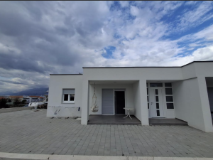 Ražanac, dvosoban stan s vrtom, novogradnja