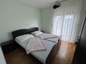 Diklo, vila s apartmanima blizu mora