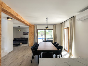 Moderna kuća s bazenom i prostranom okućnicom - Murvica, Zadar