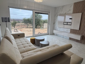 &Scaron;kabrnja -Prkos -atraktivna villa s bazenom 