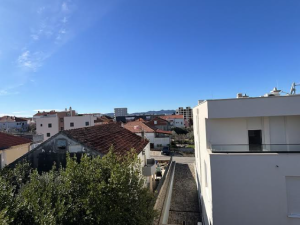 Belafuža, trosoban stan, 1 kat s garažom