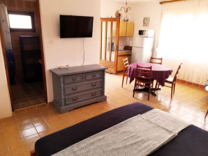 Pag - dvojna kuća s apartmanima i predivnim pogledom na more