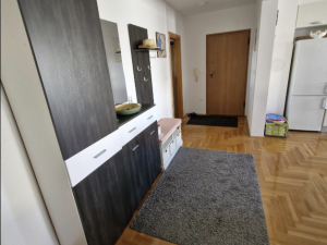 Borik, Diklovac, trosoban stan s garažom, pogled!!