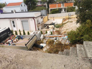 Kuća u izgradnji sa zemlji&scaron;tem