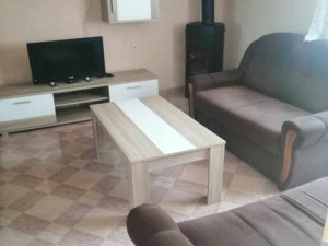 Ljubač, kuća katnica 