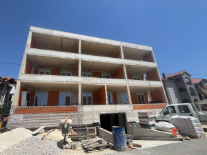Crvene kuće, jednosoban stan s vrtom i garažom