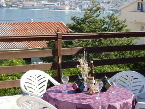 Pag - dvojna kuća s apartmanima i predivnim pogledom na more