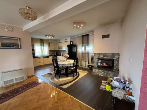 Diklo, vila s apartmanima blizu mora
