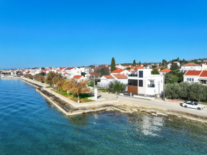 Diklo, nova villa, prvi red do mora!!