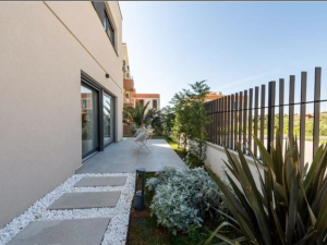 PRIVLAKA, A DUPLEX APARTMENT WITH A SWIMMING POOL IN A NEW BUILDING