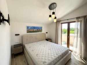 Moderna kuća s bazenom i prostranom okućnicom - Murvica, Zadar