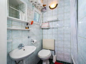 Preko, kuća sa apartmanima, pogled na more