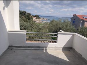Ždrelac, kuća blizu mora 