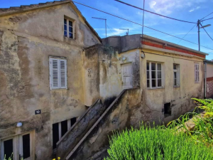Kali, stara kamena kuća u nizu drugi red od mora