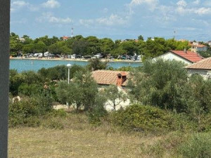 Privlaka-dvojna kuća s bazenom 