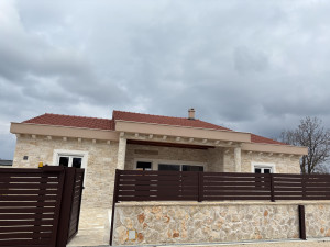Vrsi, nova kuća s bazenom