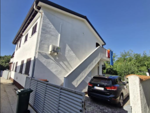 Ninske Vodice- kuća sa dva stana