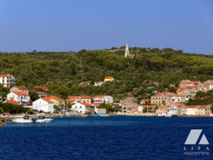 Mali Iž-građevinski teren 759 m2
