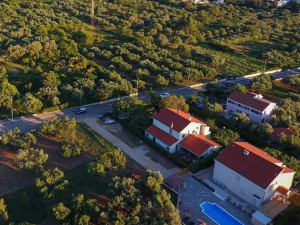 Kožino -Villa s apartmanima i bazenom 